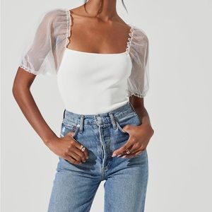 Astr the Label Darling Puff Sleeve Bodysuit